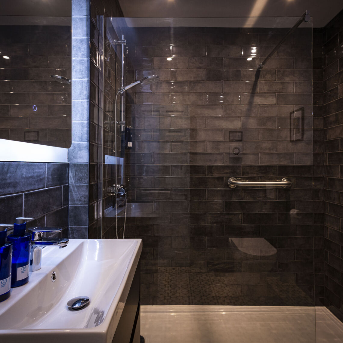 Haven Superior Double Shower Room Room34